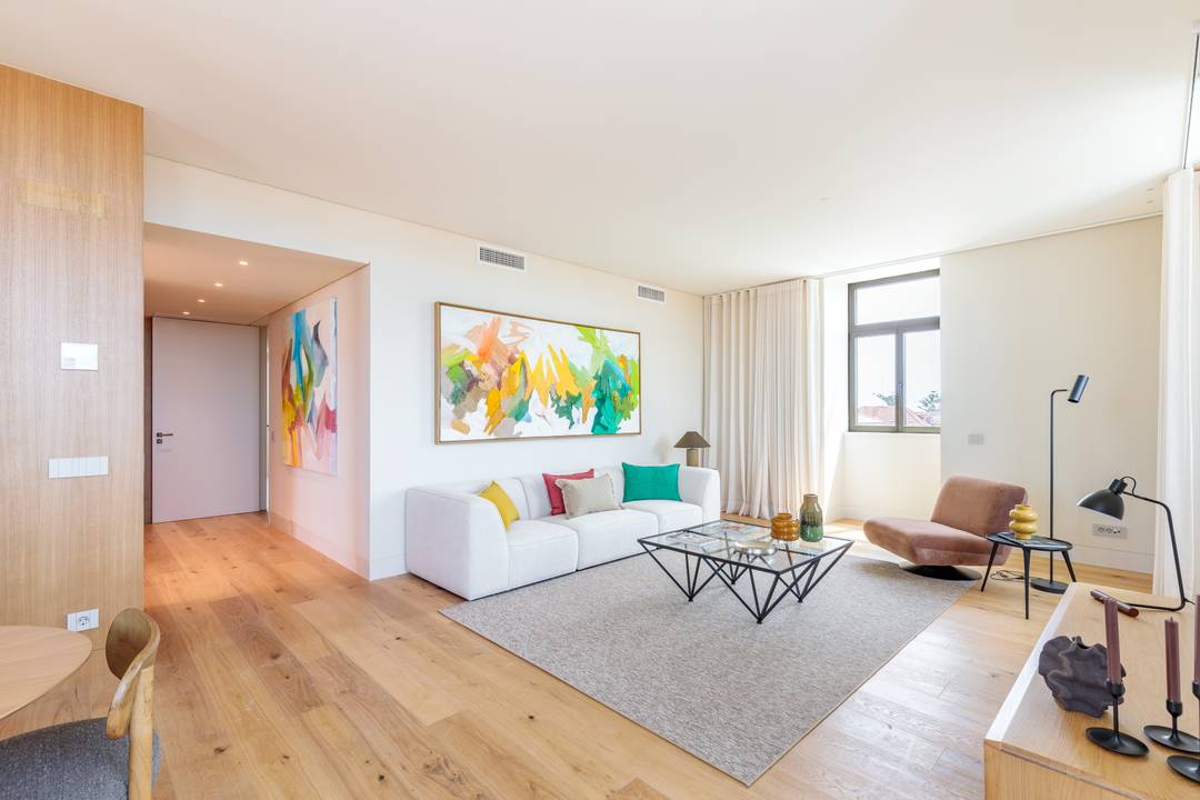 Estoril Apartment | T3  | Indoor/Outdoor Pool | Gym & Spa| 3 Car Garage