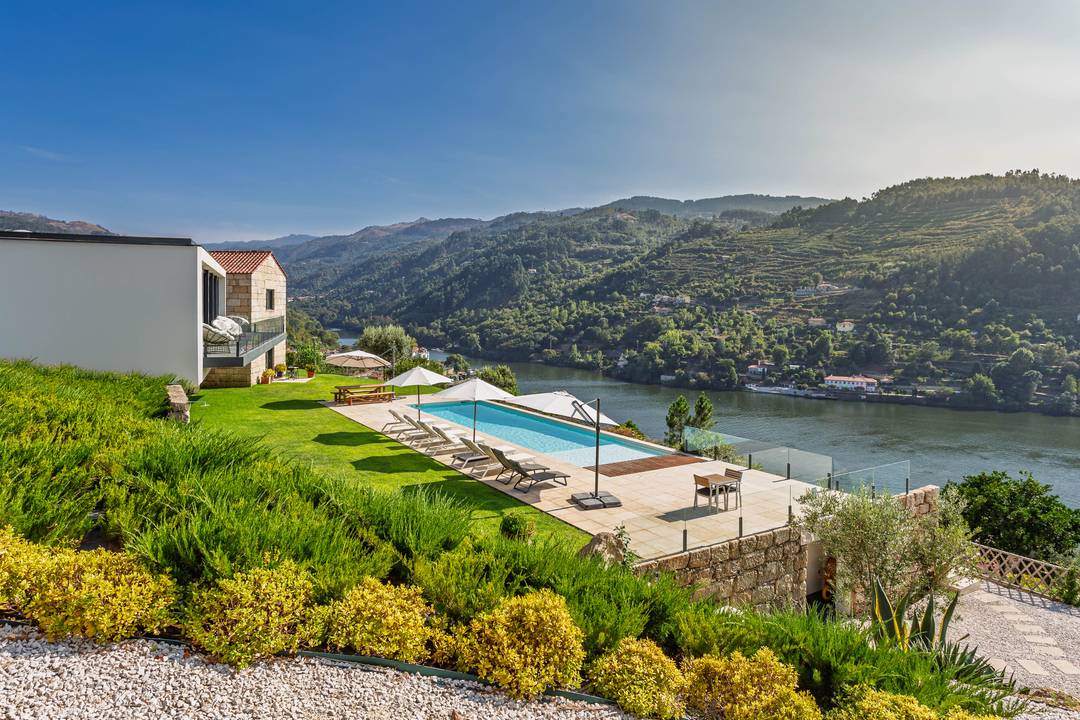 Douro Valley | Heated Pool | 4 Ensuites | River Views | Modern Design | Tranquil Setting | Prime Location
