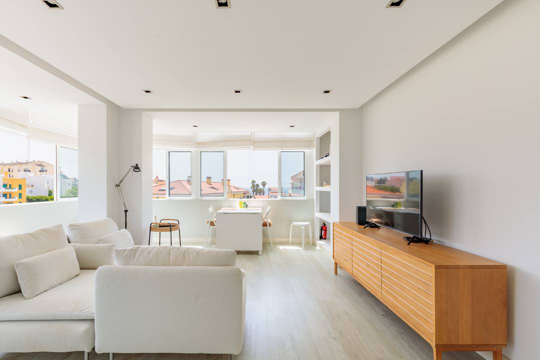 Estoril | 1 Bed | Beach 2min Walk | Furnished | Parking | Corner Unit | Prime Location