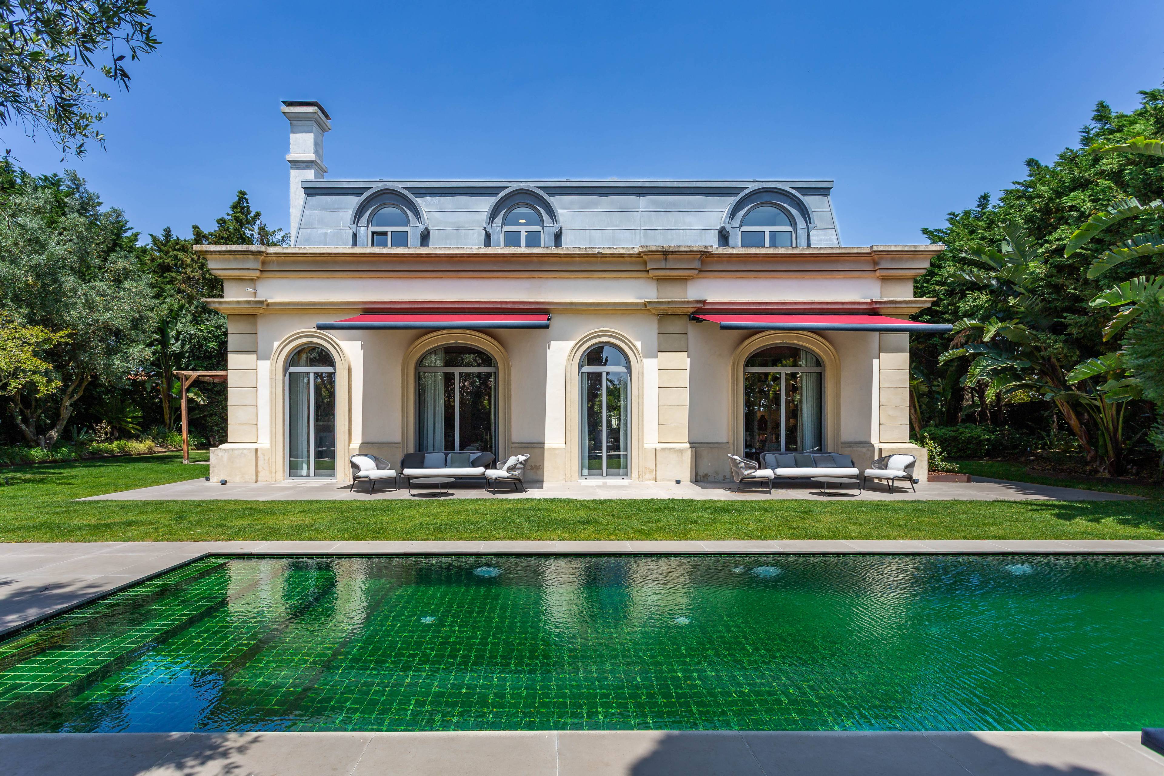 Classic Villa | 6 Bedrooms | Gated Community | Pool | Cinema Room | Wine Cellar | Prime Location