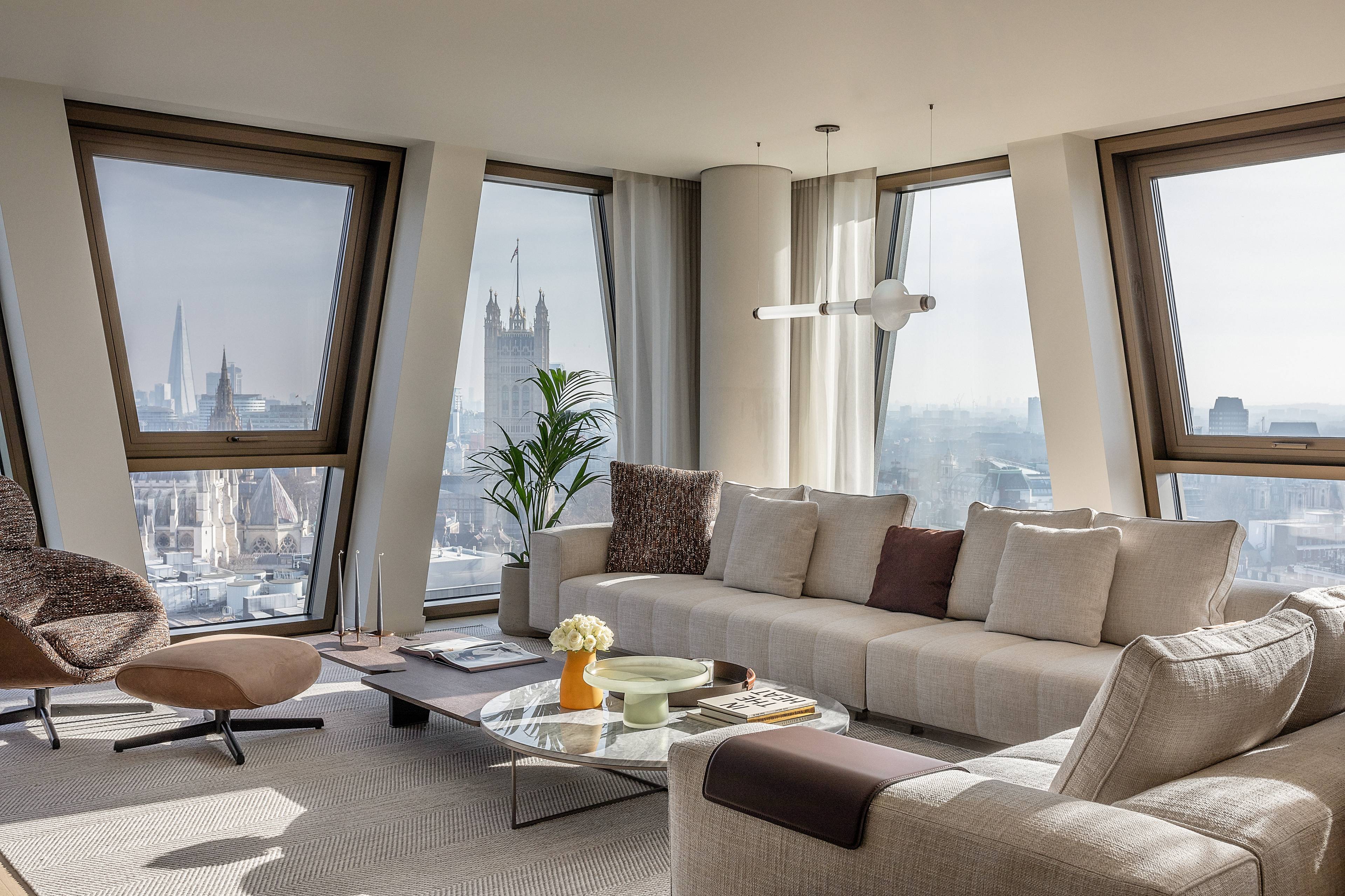 The Broadway at Orchard Place - London | 5 Bedroom Penthouse