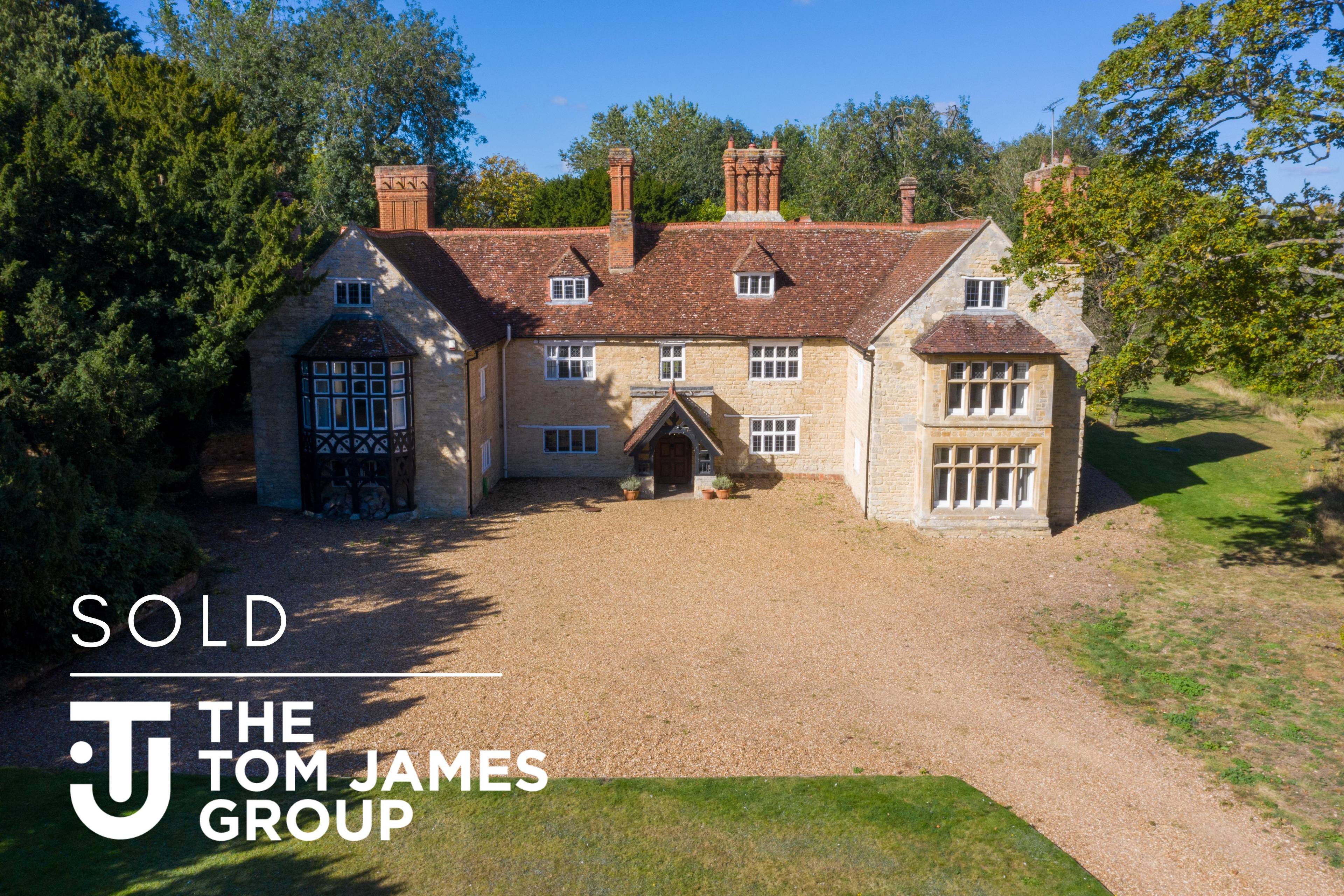 6 Bedroom Detached House For Sale