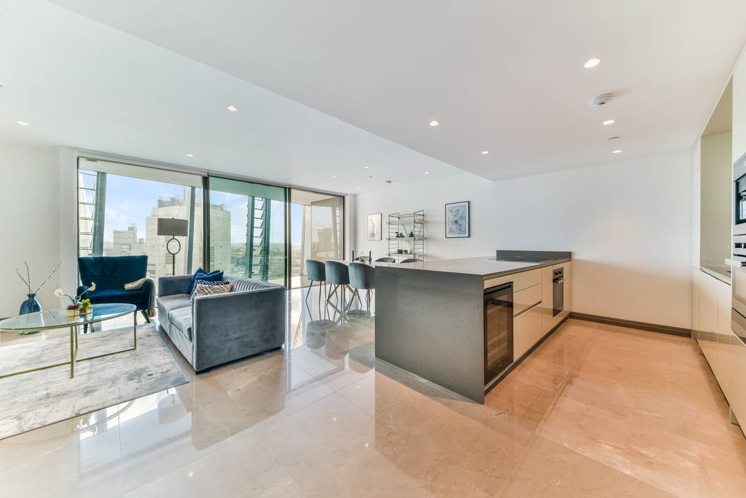 Luxury Two-Bedroom Apartment in One Blackfriars with Panoramic River Views