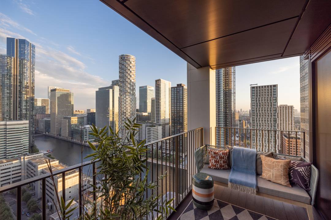 Stunning 2-Bedroom Apartments at One Thames Quay, Canary Wharf, E14