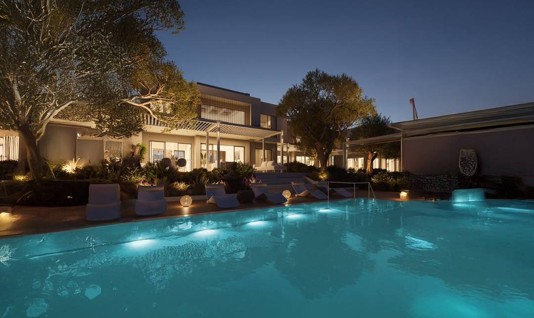 Luxury Villa with Amazing  Views and Pool.