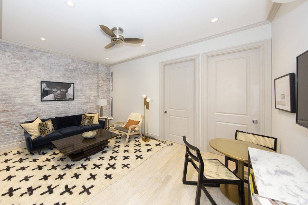 TREE LINE BLOCK,NEWLY RENOVATED 2BEDROOMS,GREENWHICH VILLAGE,STEAP WASINGTON SQUARE PARK,WEST 4,UNION SQUARE,2 MONTH FREE PLUS NO FEE