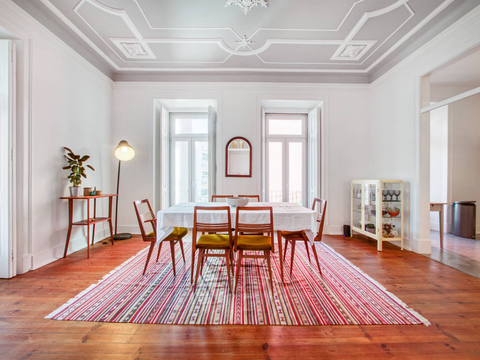Beautiful Renovated T4 + 1 apartment in the heart of Lisbon