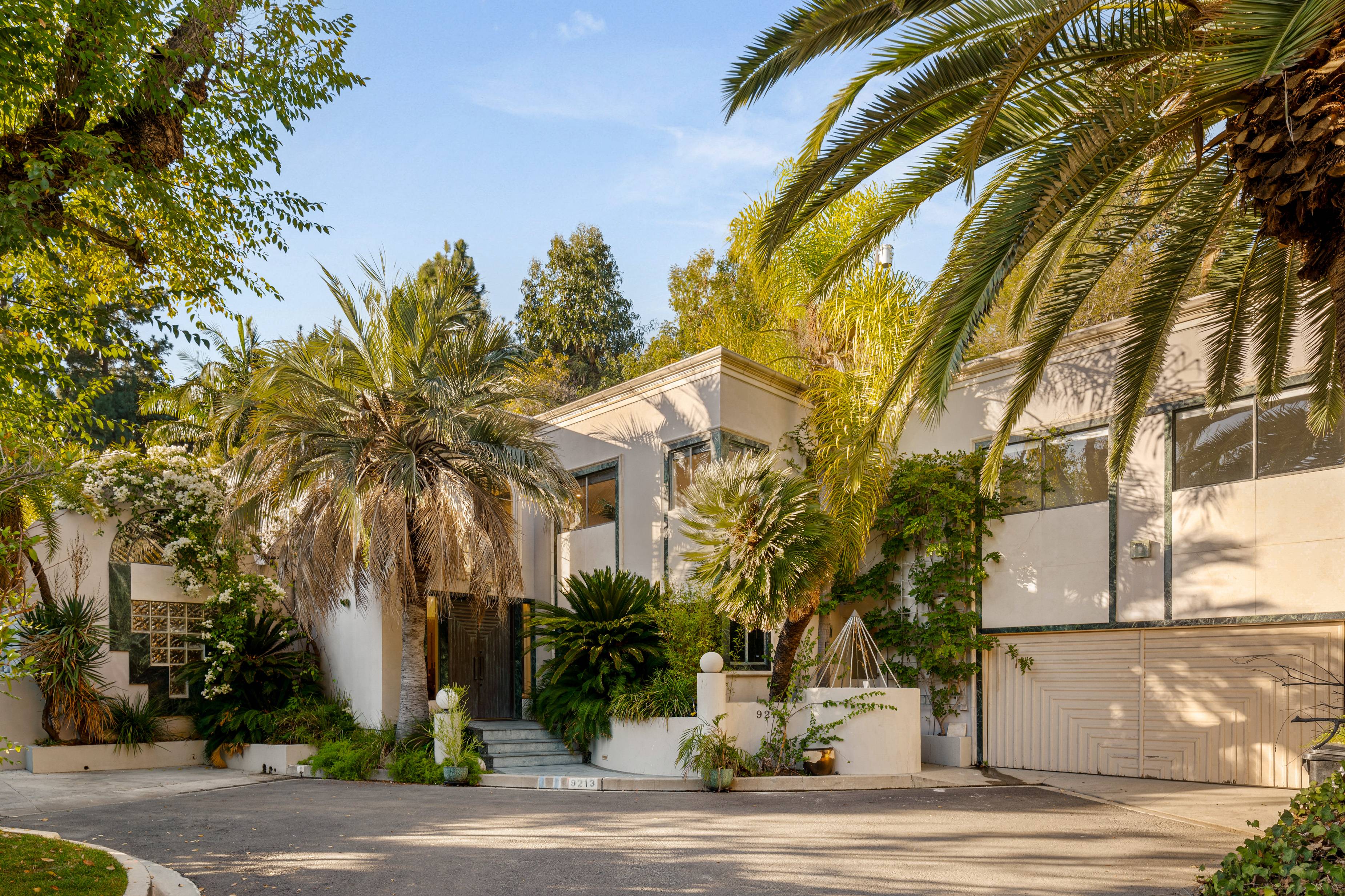 Iconic Deco residence in the prestigious Bird Streets