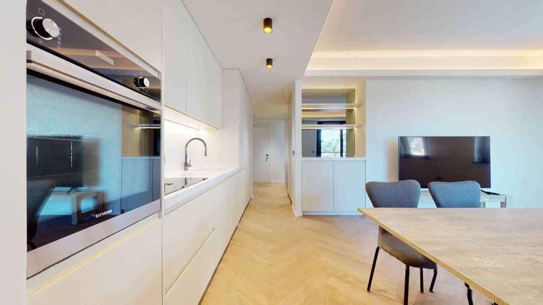 PARC SAINT-ROMAN - SPACIOUS RENOVATED APARTEMENT WITH SEA VIEW