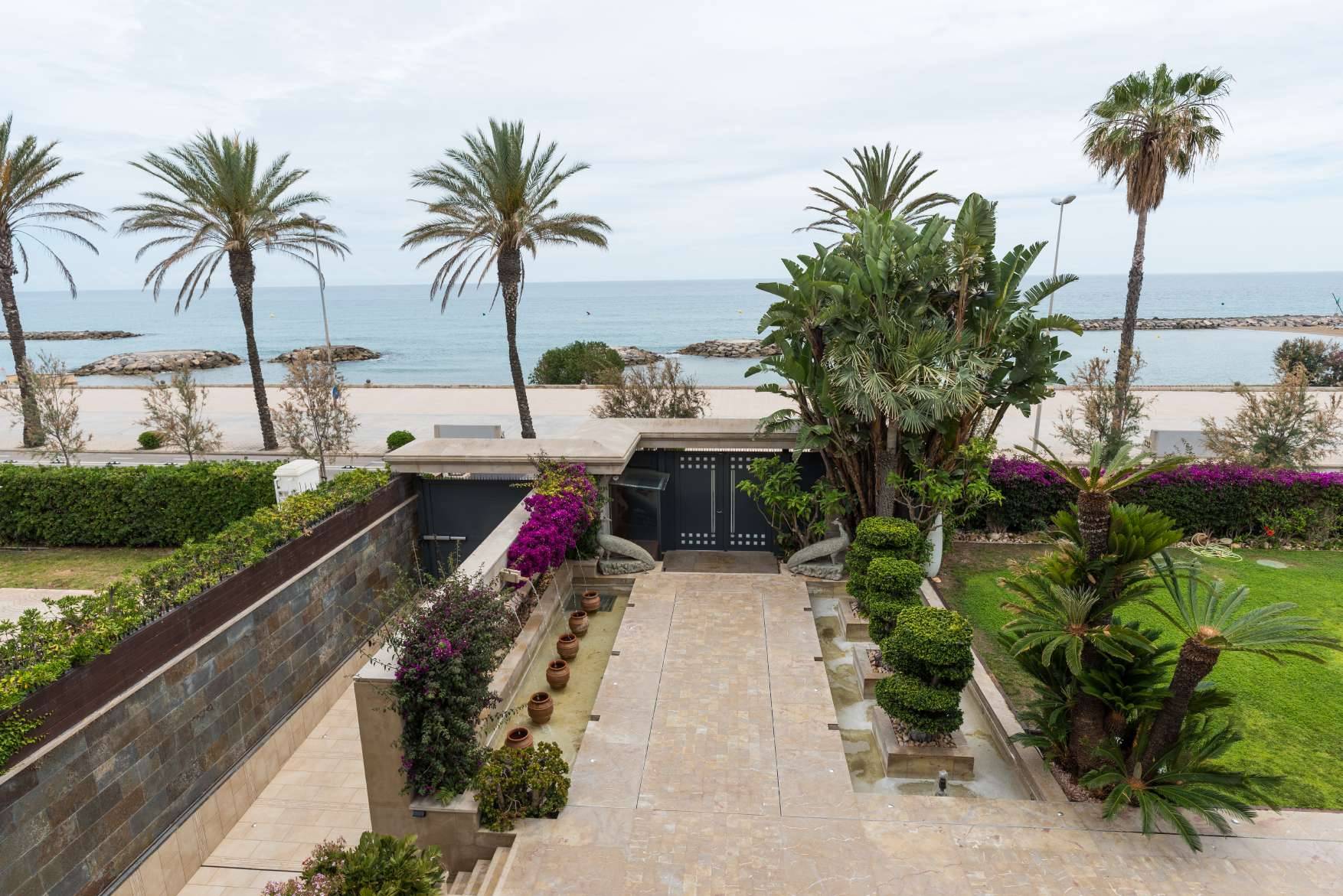 UNIQUE BEACH FRONT VILLA  in SITGES- BARCELONA, SPAIN