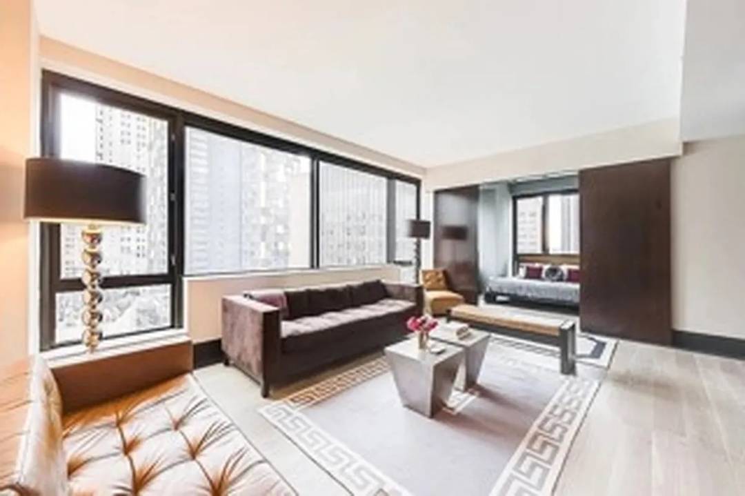 PH4G- 2 beds 2 baths Penthouse apartment featuring high ceilings, floor to ceiling windows, unobstructed SouthEastern views of the city, river and the New York Harbor.