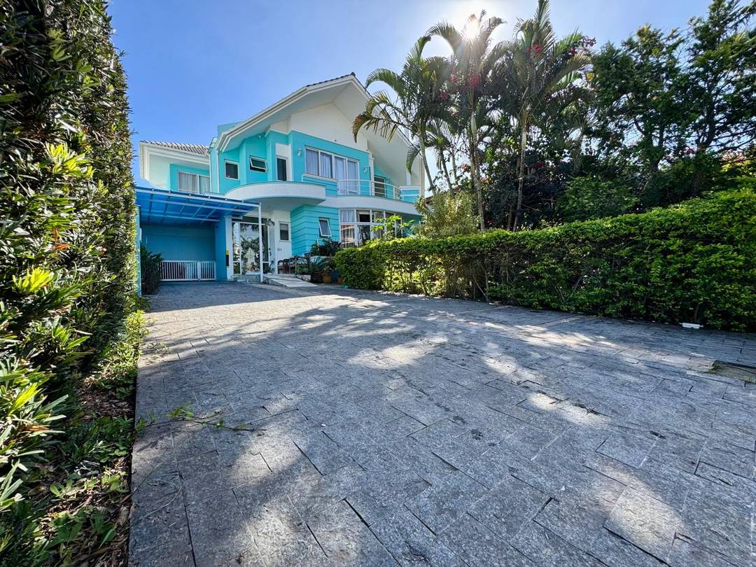 Furnished Home for Sale in Jurerê Internacional – 450m² | R$3,950,000