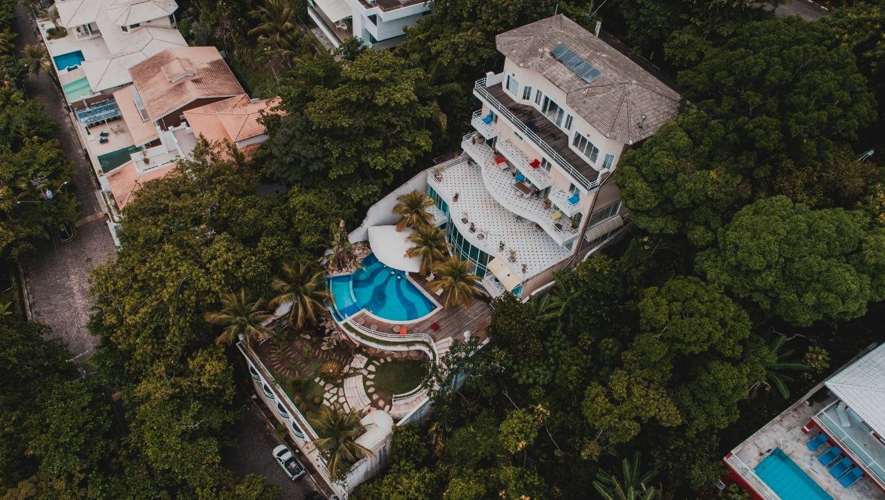 Luxury Oceanfront Mansion for Sale in Guarujá – Condomínio Península