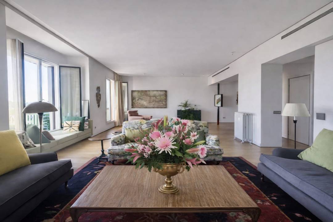 Exclusive south facing 4 Beds 4.5 Bath Residence, Los Jeronimos, Madrid