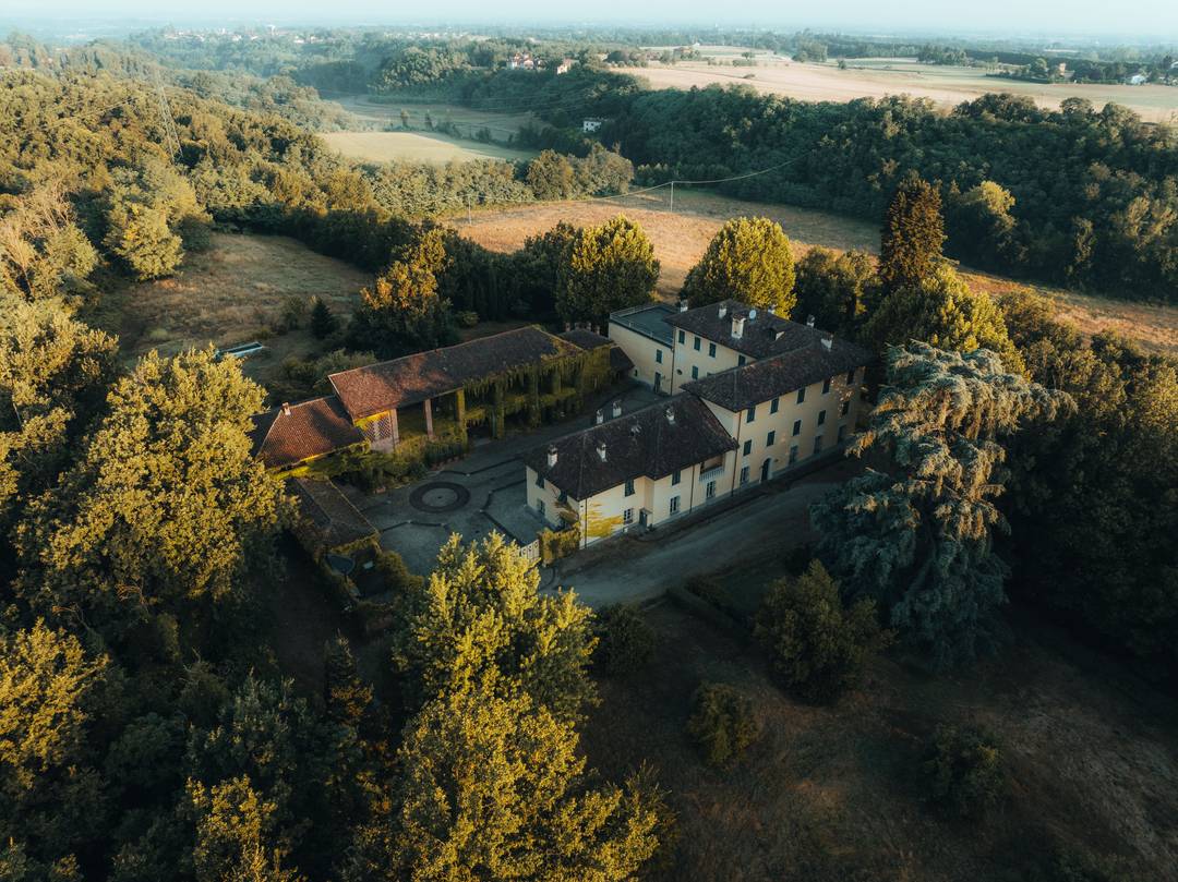 16th-Century Former Convent with Private Chapel – 2,700 sqm and 15 Hectares among the Gavi DOC Vineyards