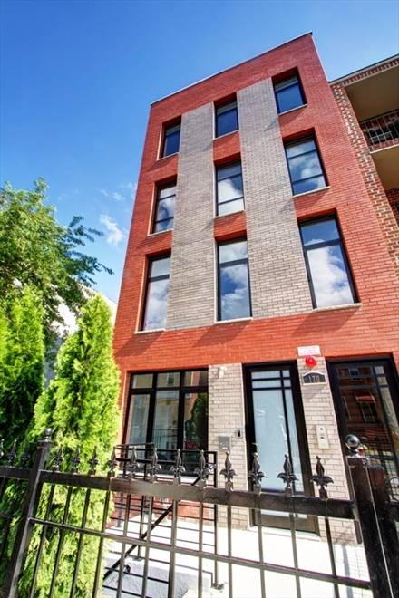 2 Bedroom Duplex condo - 170 Putnam Ave