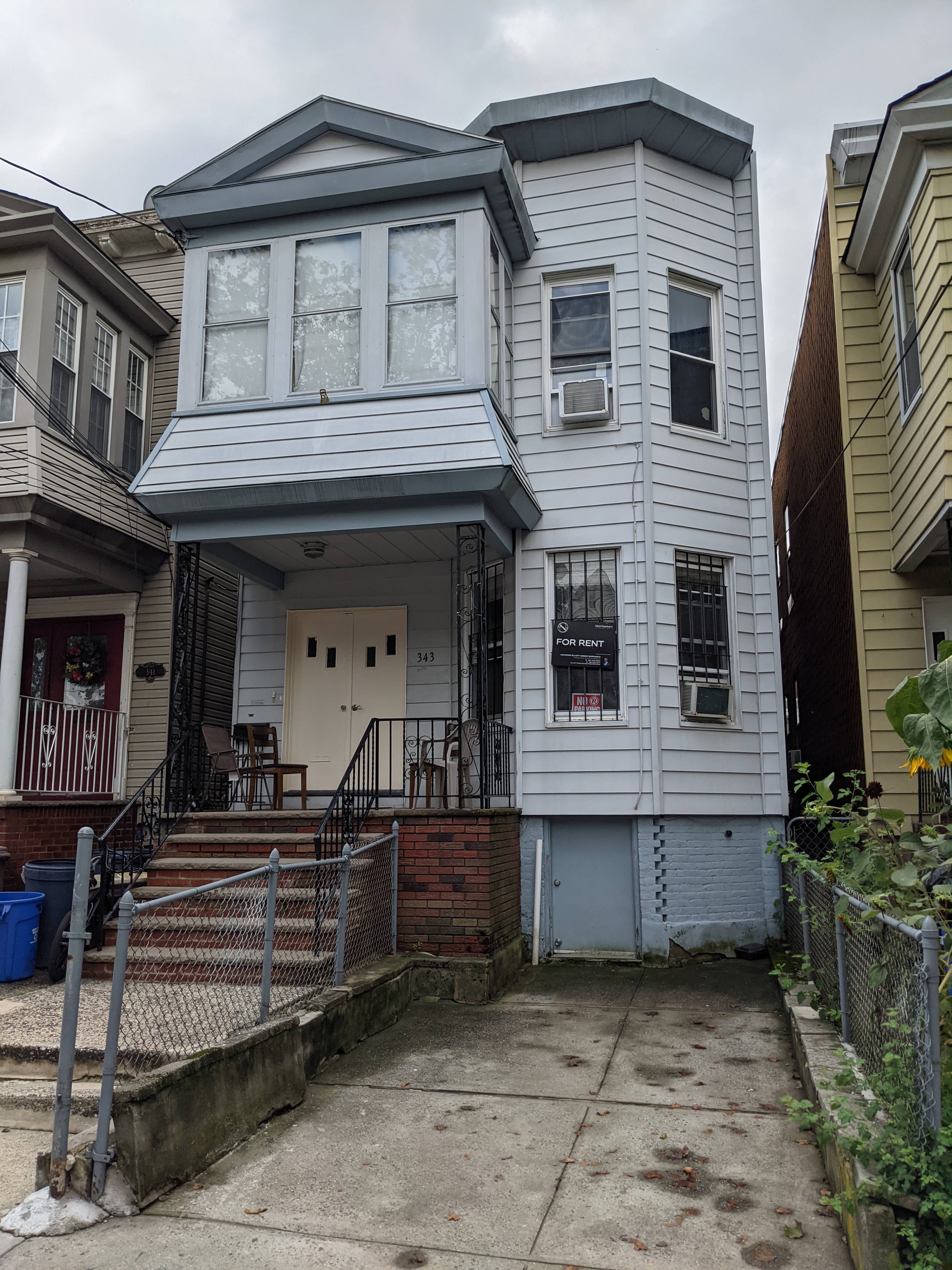 2 Bed and an office in Journal Square!