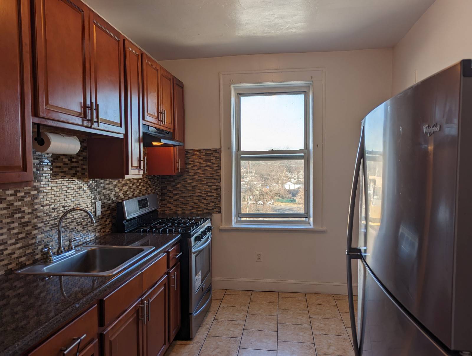 Large 1 bed 1 bath in Teaneck