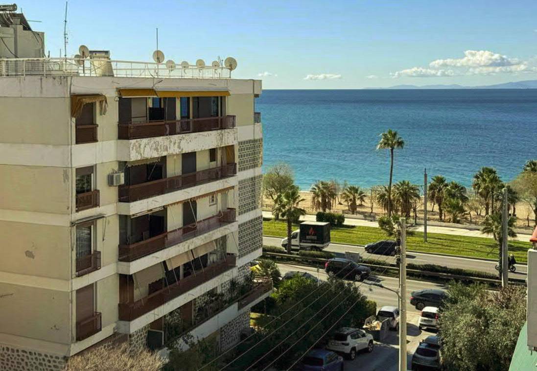 4th Floor Apartment in Paleo Faliro with beautiful Sea Views