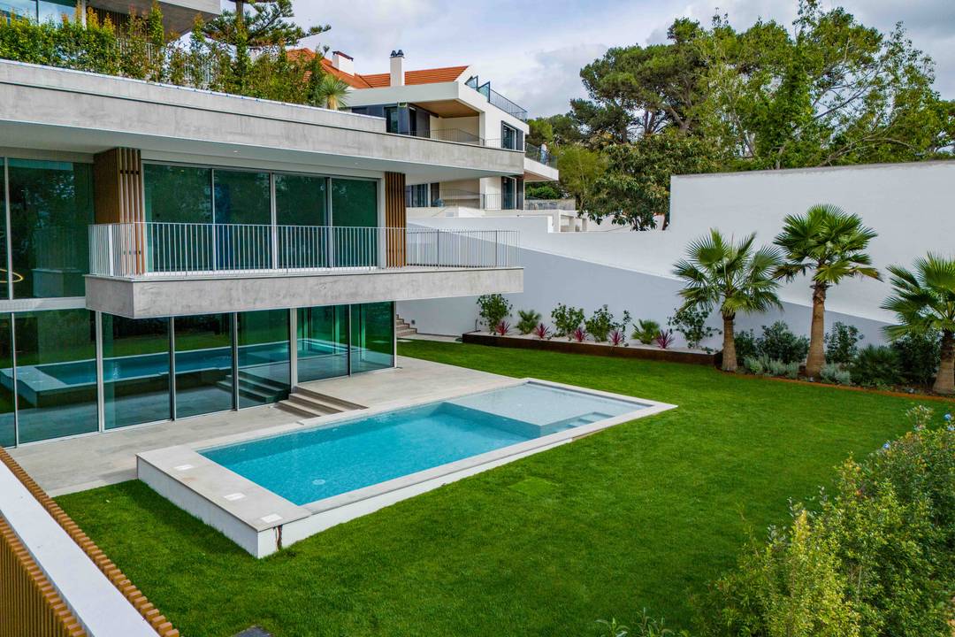 Country Living - Luxurious Duplex in Prime Cascais