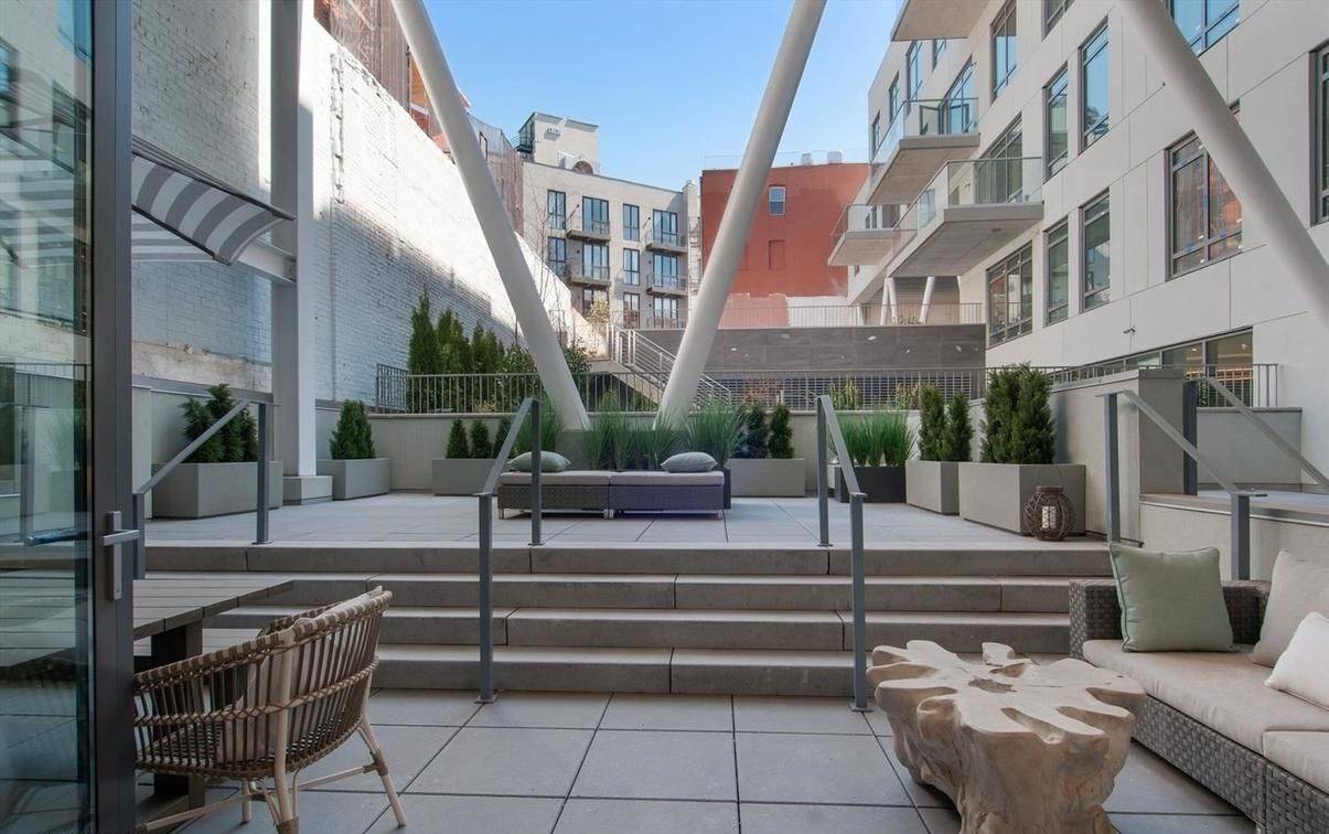 Brand New Townhouse with HUGE Outdoor Space! Storage + Parking inc!