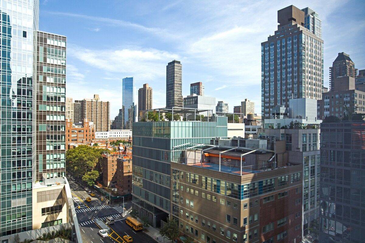 NO FEE | Spacious 1 Bedroom Apartment with in-unit Washer & Dryer @ 1 WEST END