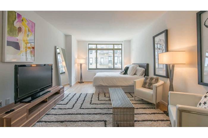Stunning Studio**Large Windows****Manhattan Views**West Village