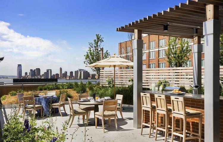 The High Line Caledonia Sunny Quiet Spacious Best Luxury One Bedroom White Glove Condo w Garage, Sundeck, Equinox, Soul Cycle & Much More