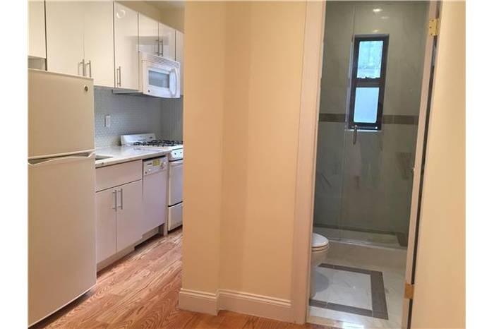 Spacious Studio in Elevator Building, Upper West Side Location, No Fee