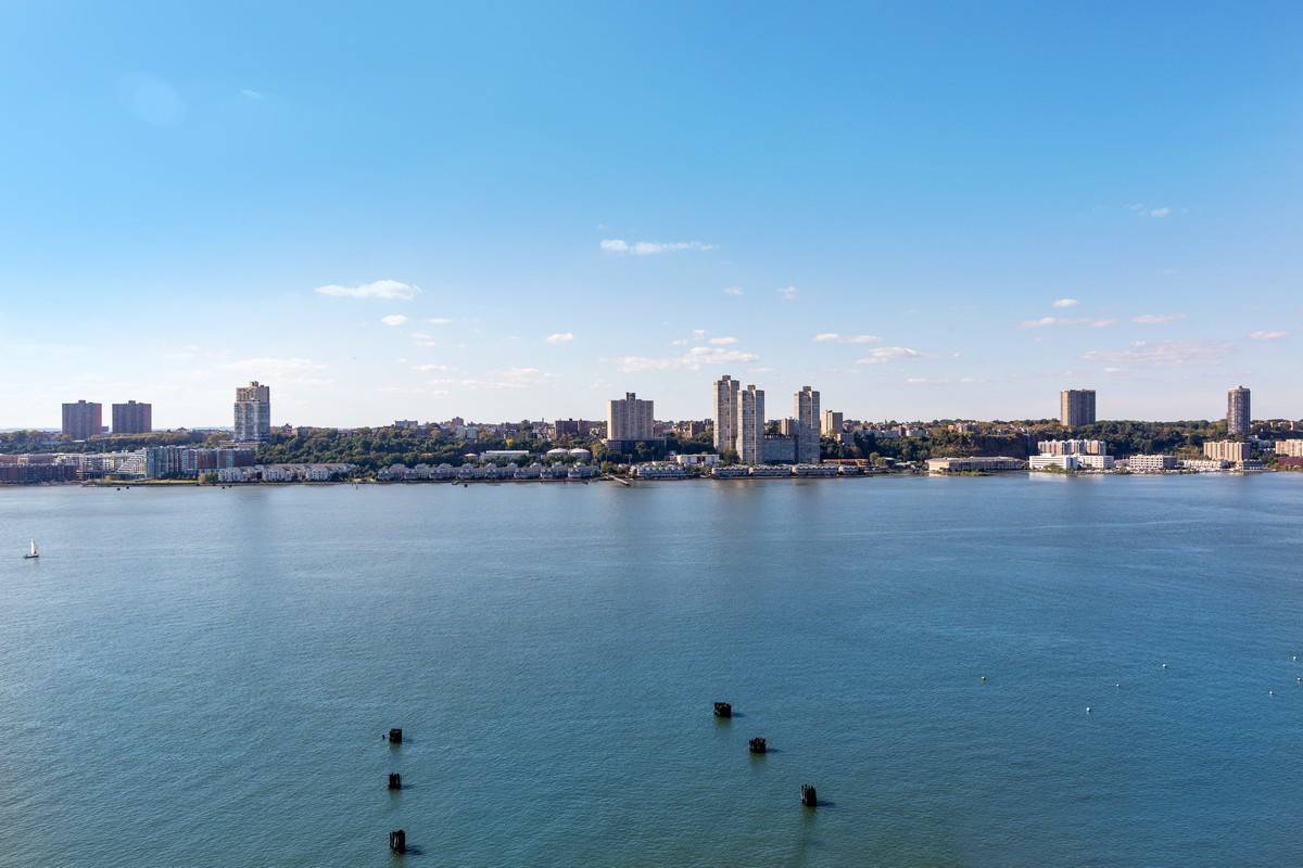 Sprawling 1 Bedroom 1.5 Bathroom Residence with Three Exposures at The Heritage | Upper West Side