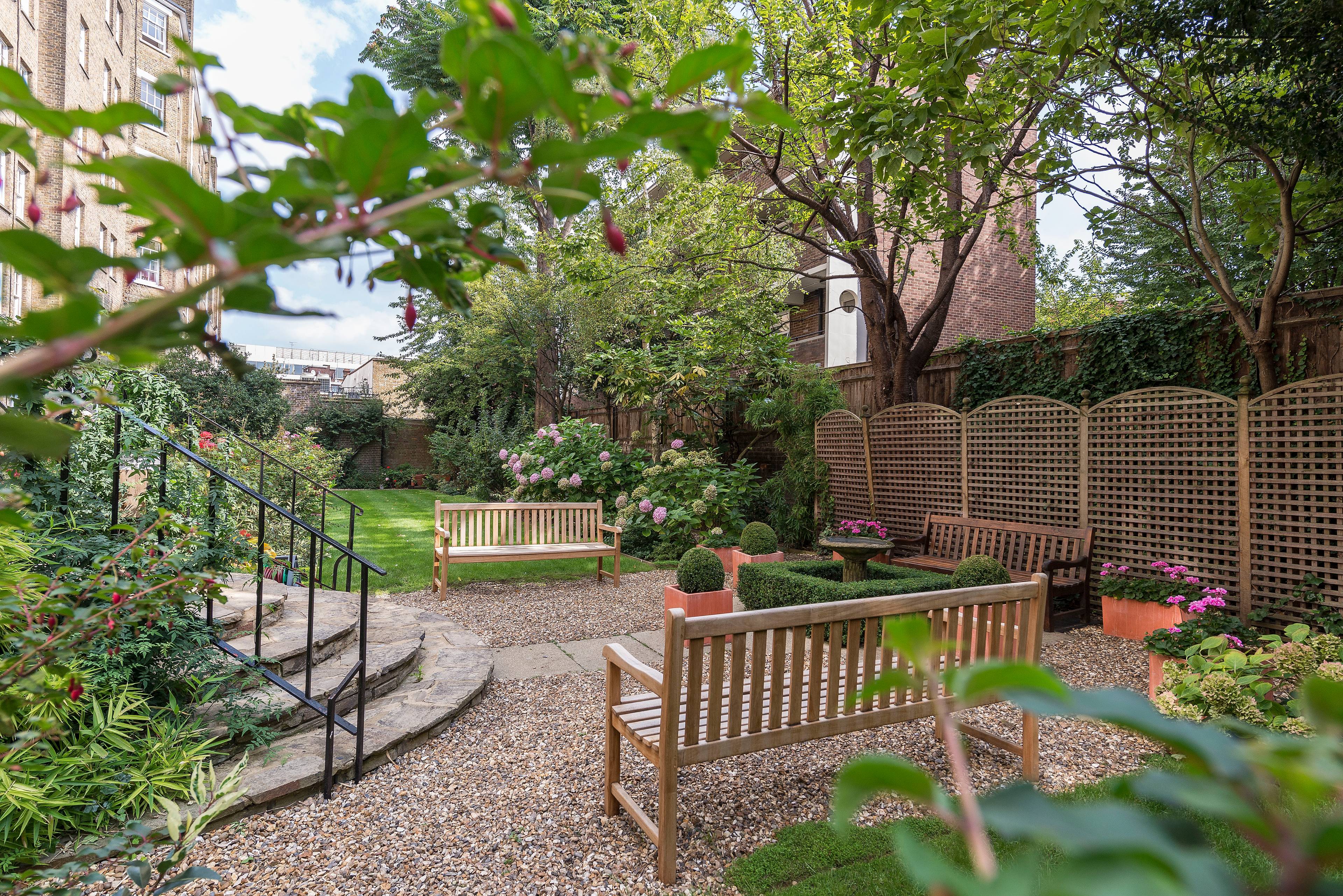 Spacious 2-Bedroom Apartment located in the heart of Chelsea, offering 688 sq ft of comfortable living space.