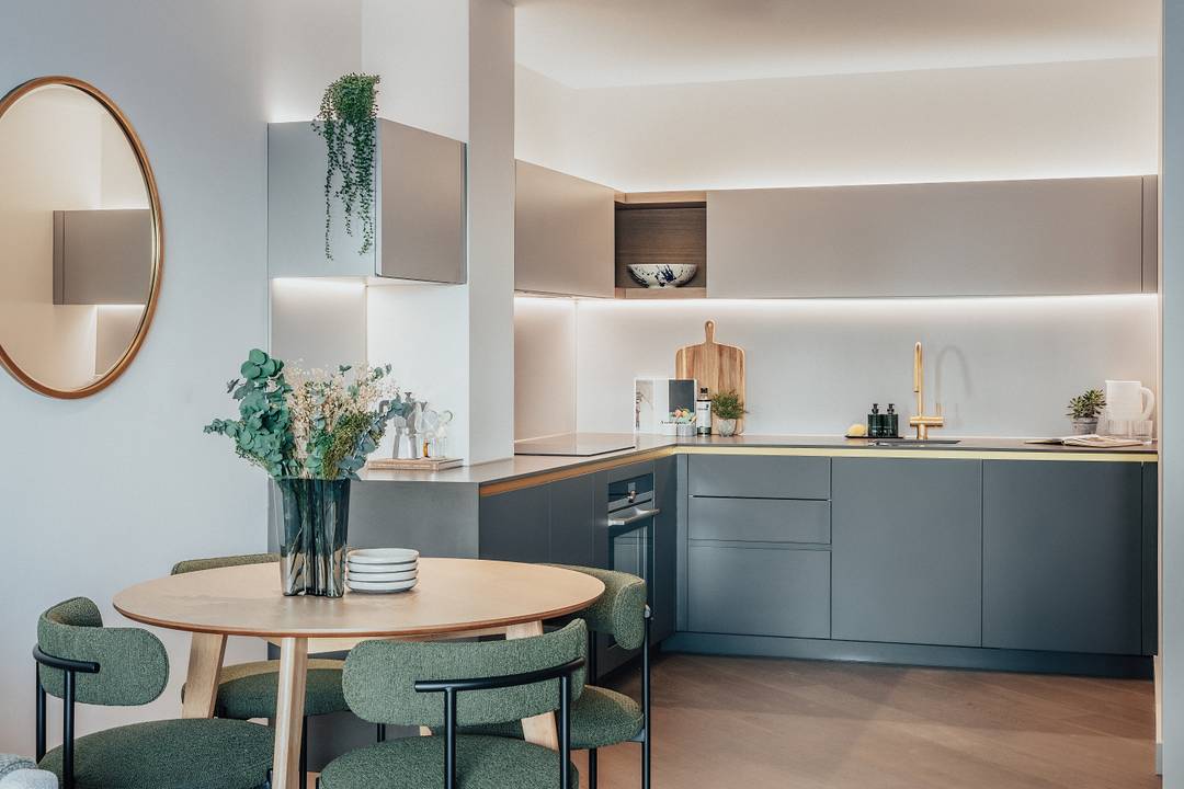 Two Bedroom Seventh Floor Apartment With Two Balconies in Peninsula Riverfront