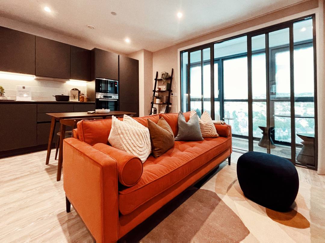 2 Bedrooms,2 Bathrooms & Winter Garden at Croydon, CR0