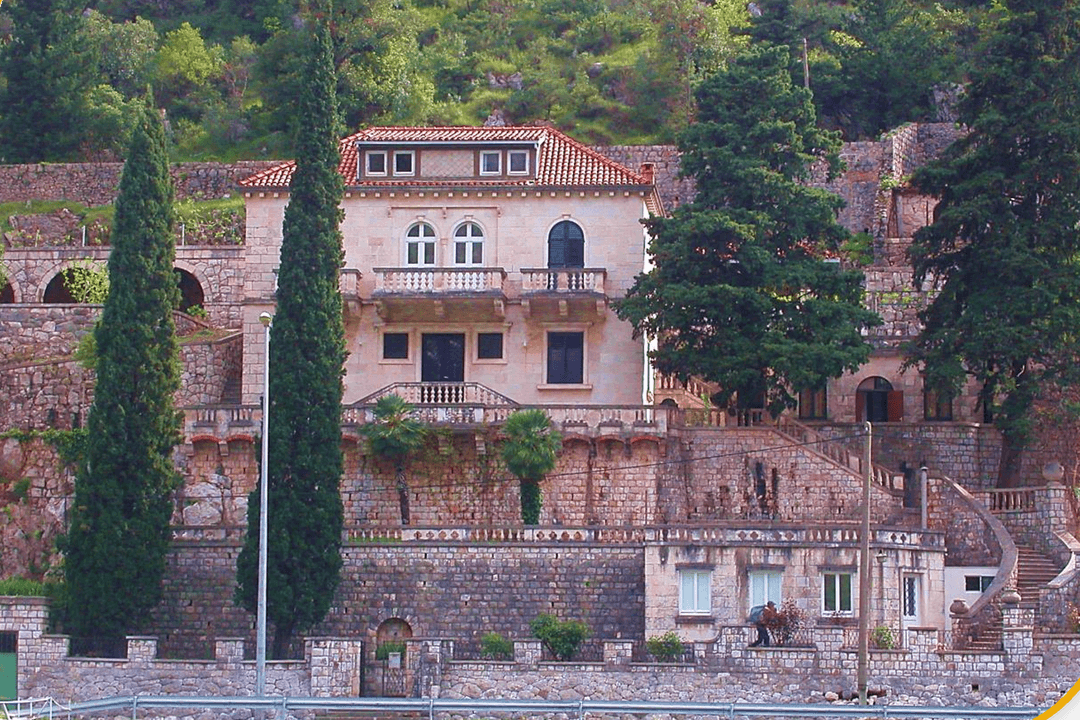 Historic Villa in Dubrovnik with Private Berths and Centuries-Old Garden - Duborvnik, Croatia