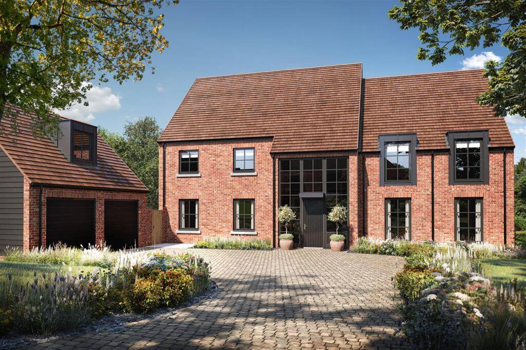 Luxury 5 Bedroom Detached, Custom Build Home in Exclusive Gated Development In Prestigious Goffs Oak, Hertfordshire