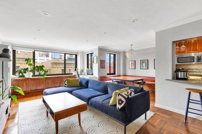 Spacious Three Bedroom with Den - Lenox Hill