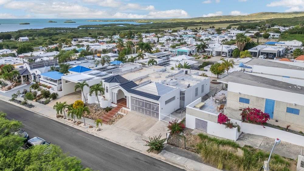 3-Bed Furnished Home with Rooftop Terrace & Caribbean Sea Views | Ocean View, La Parguera, Puerto Rico