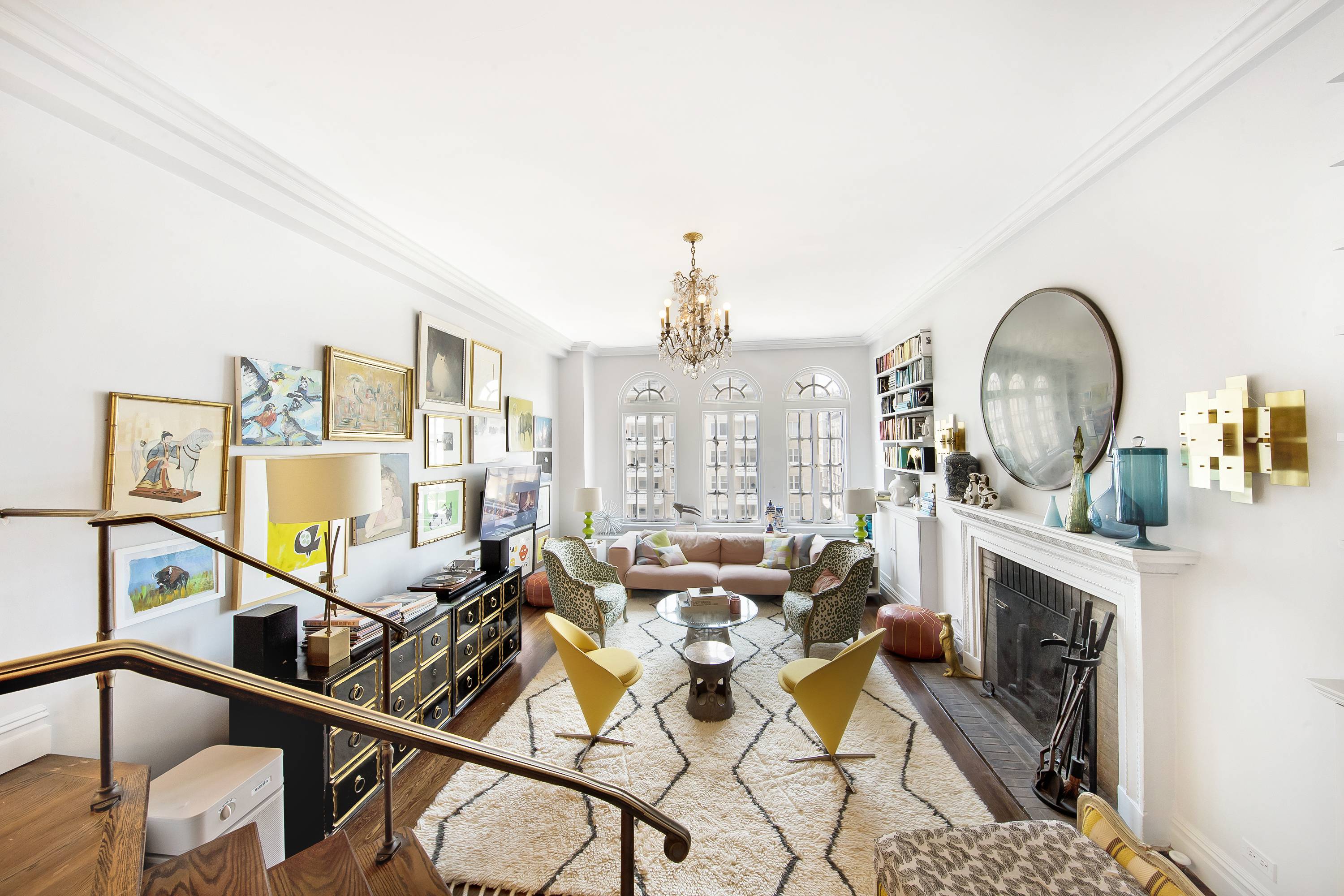 ICONIC GREENWICH VILLAGE 2 BEDROOM AND 1.5 BATHROOMS CO-OP WITH WASHINGTON SQUARE AND UNION SQUARE PARKS AS YOUR NEIGHBORS
