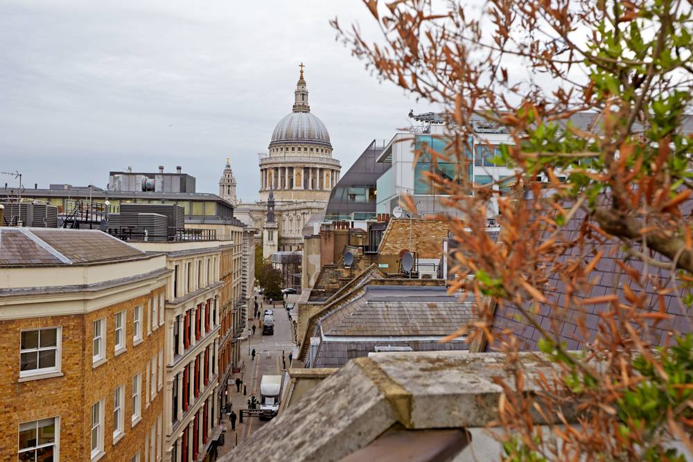 Two-Bedroom Penthouse Serviced Apartment with roof terrace and iconic views over St Paul's Cathedral