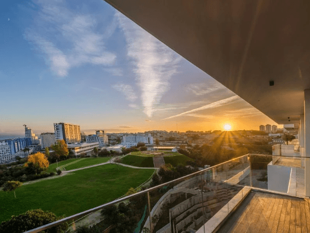 2 Bedrooms | Riverfront | Terrace | 24/7 Concierge Services | Prime Location