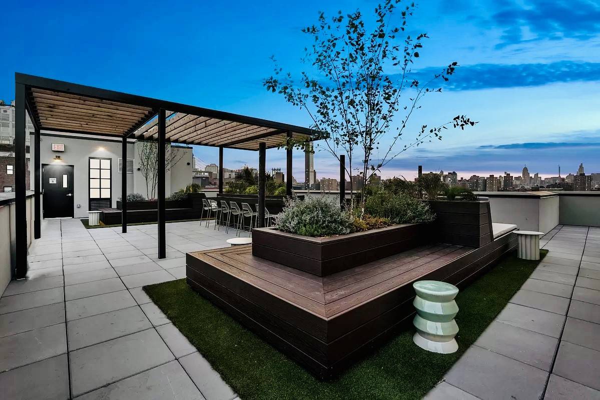 BRAND NEW, LUXURY 3 BEDROOM 2 BATHROOM RENTAL AT CASA DUMBO - 68 GOLD ST, VINEGAR HILL, BROOKLYN