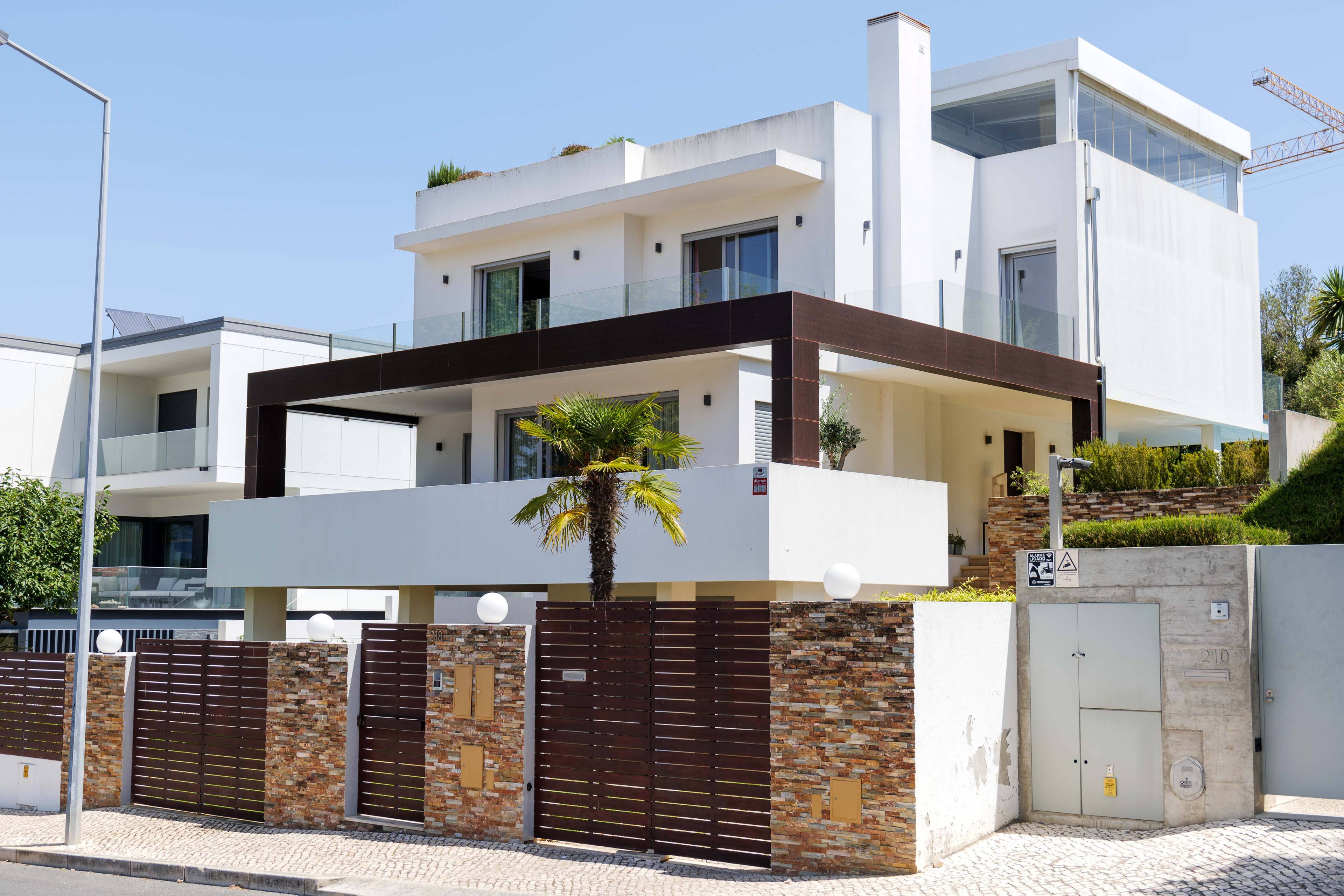 Estoril Villa | Perfect For Refurbish | 8 Bedrooms | Close To International Schools | 5min To Beach