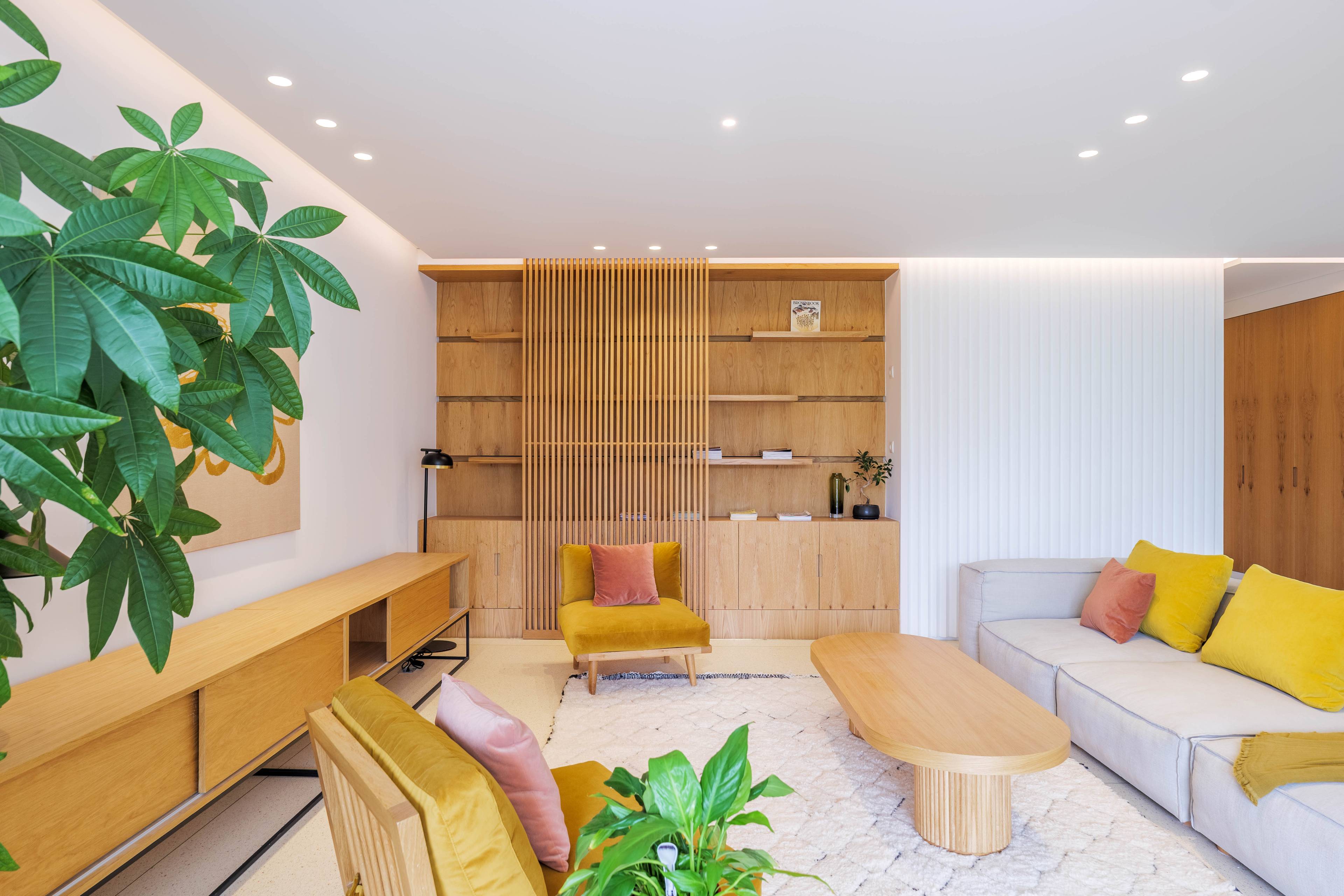 Luxury Apartment | Art-Deco Building | Luxury Interior | Prestige Neighbourhood|
