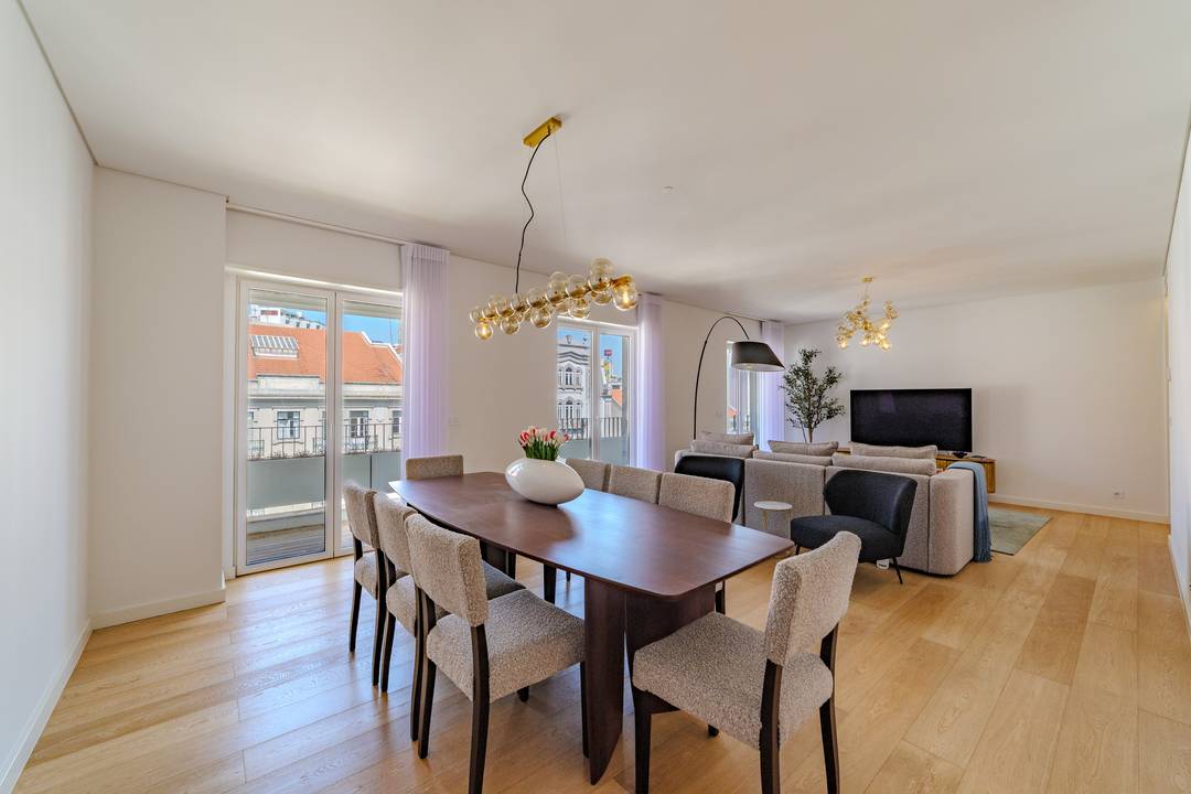 3 bedroom apartment, furnished and equipped in Marquês de Pombal, Lisbon
