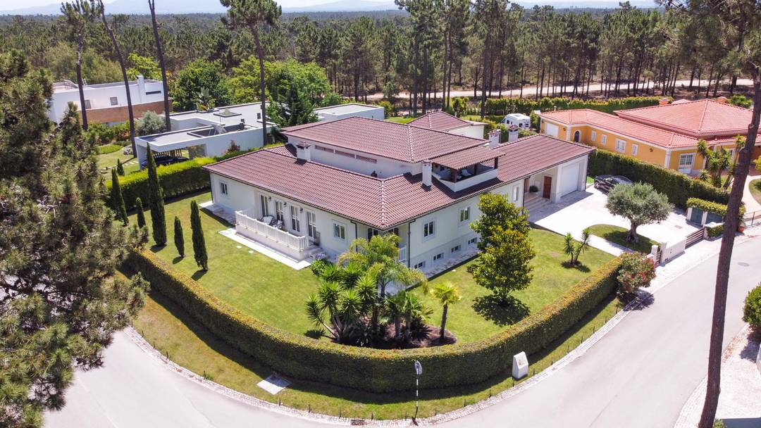 5 Bedroom Contemporary Villa in Herdade de Aroeira Golf Resort | Lisbon South Coast
