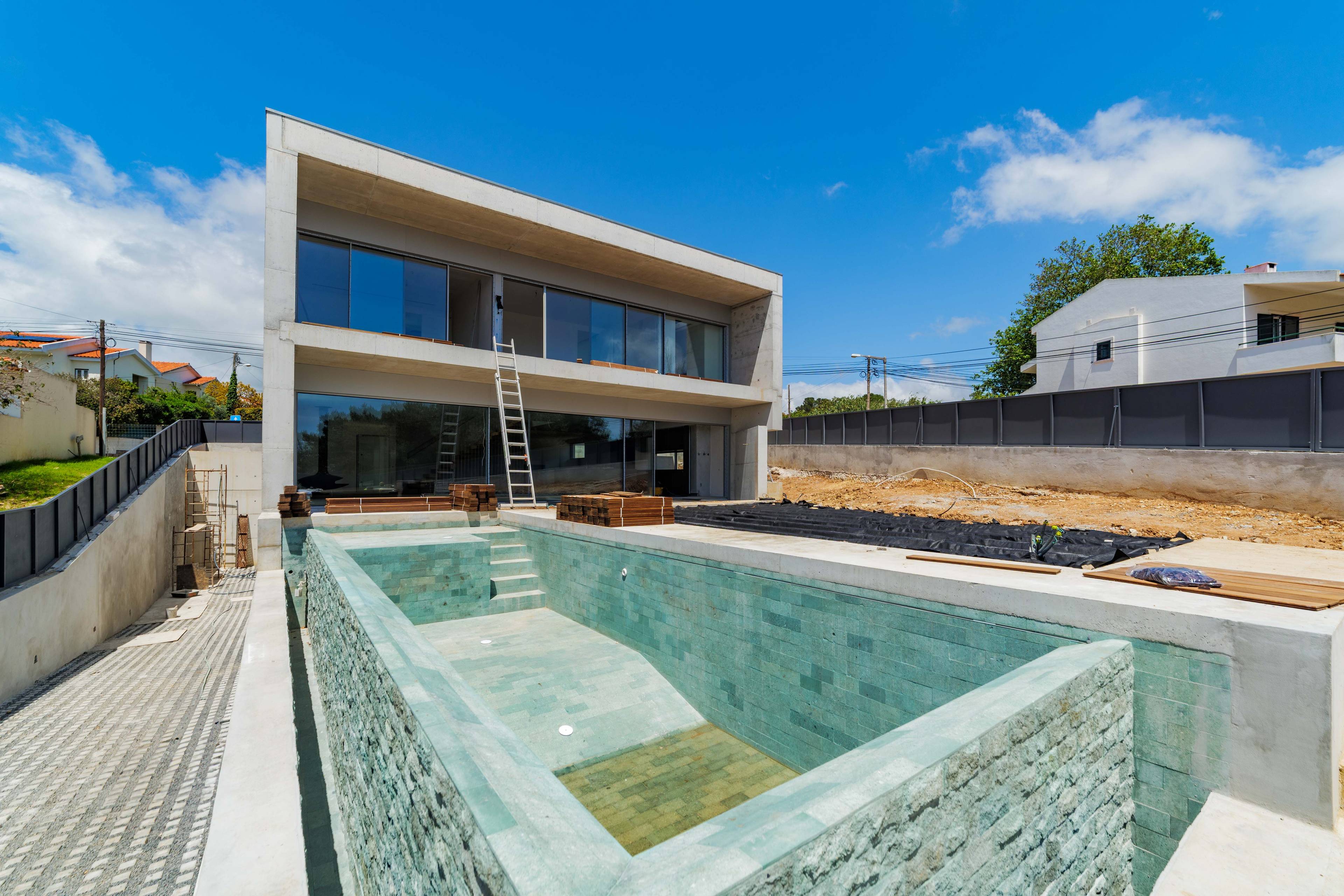 Modern Villa | 4-Ensuites | Private Pool | Close to International Schools | 5 min To The Beach