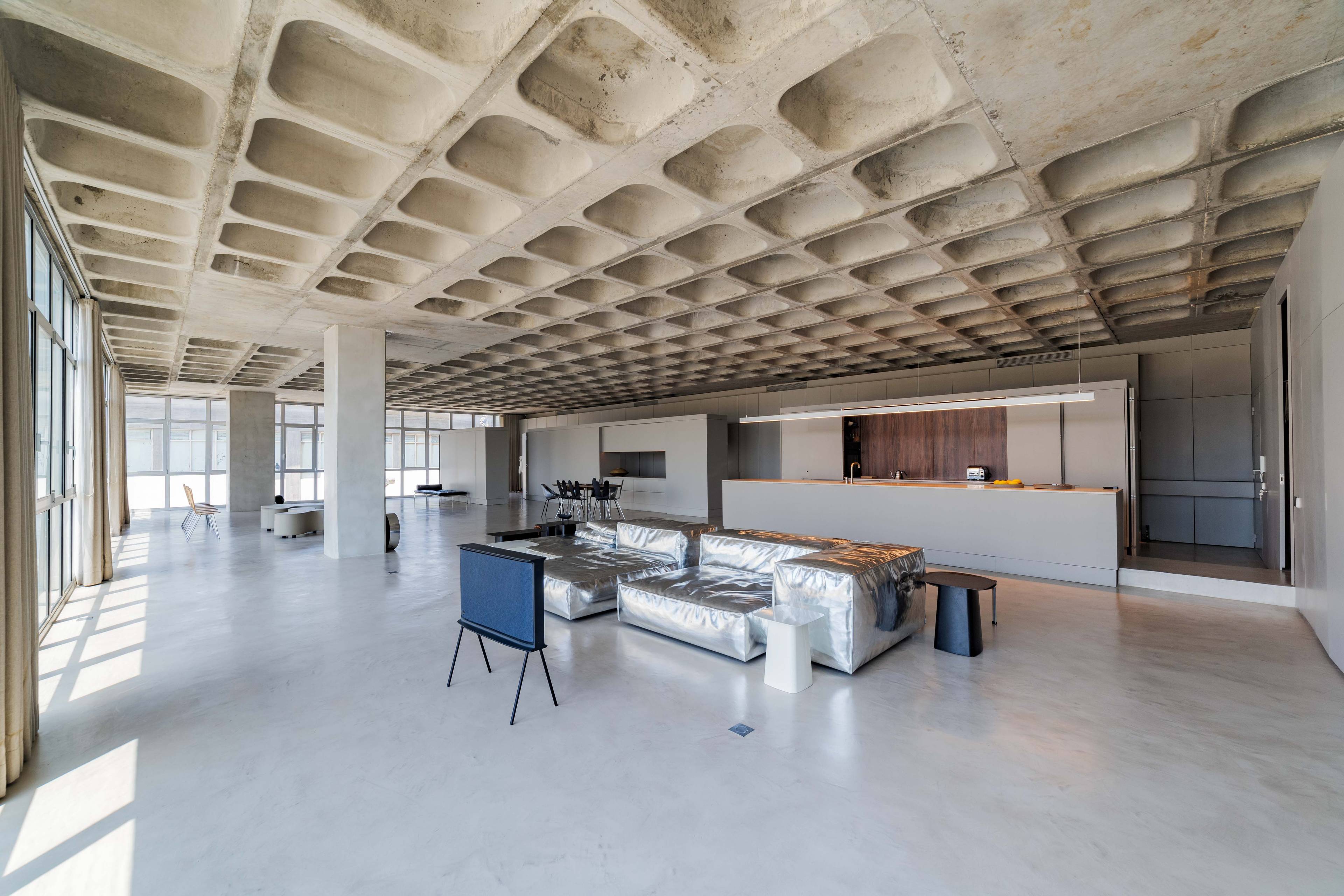 The loft - spectacular 260 sqm one (+1) bedroom loft