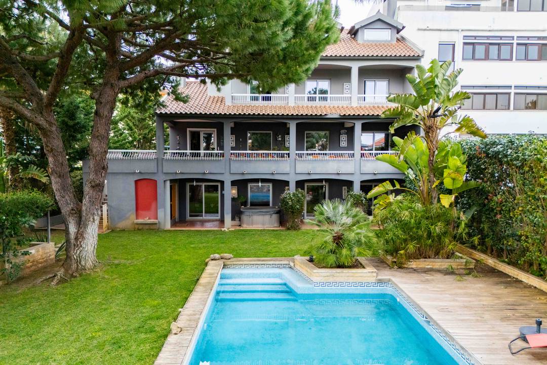 Charming Private Villa in Bicuda with Sauna, Large Pool & Beautiful Garden