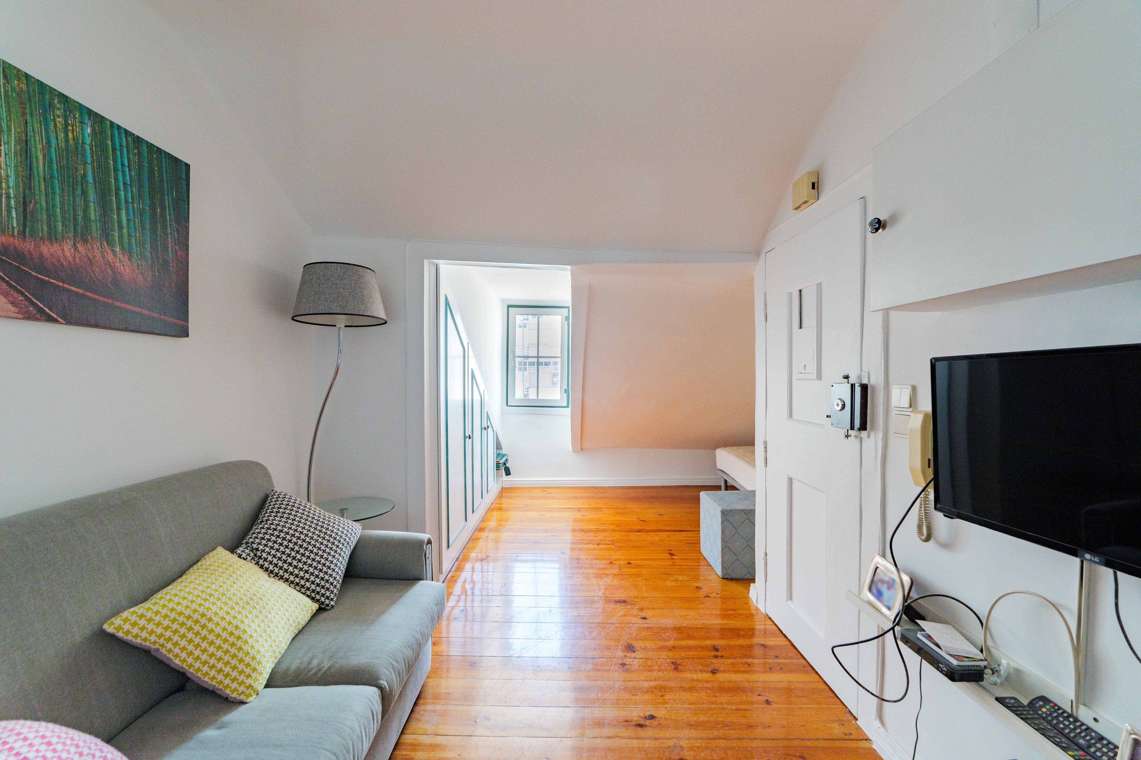 Renovated Studio in Historic 1904 Building – Steps from Av. da Liberdade