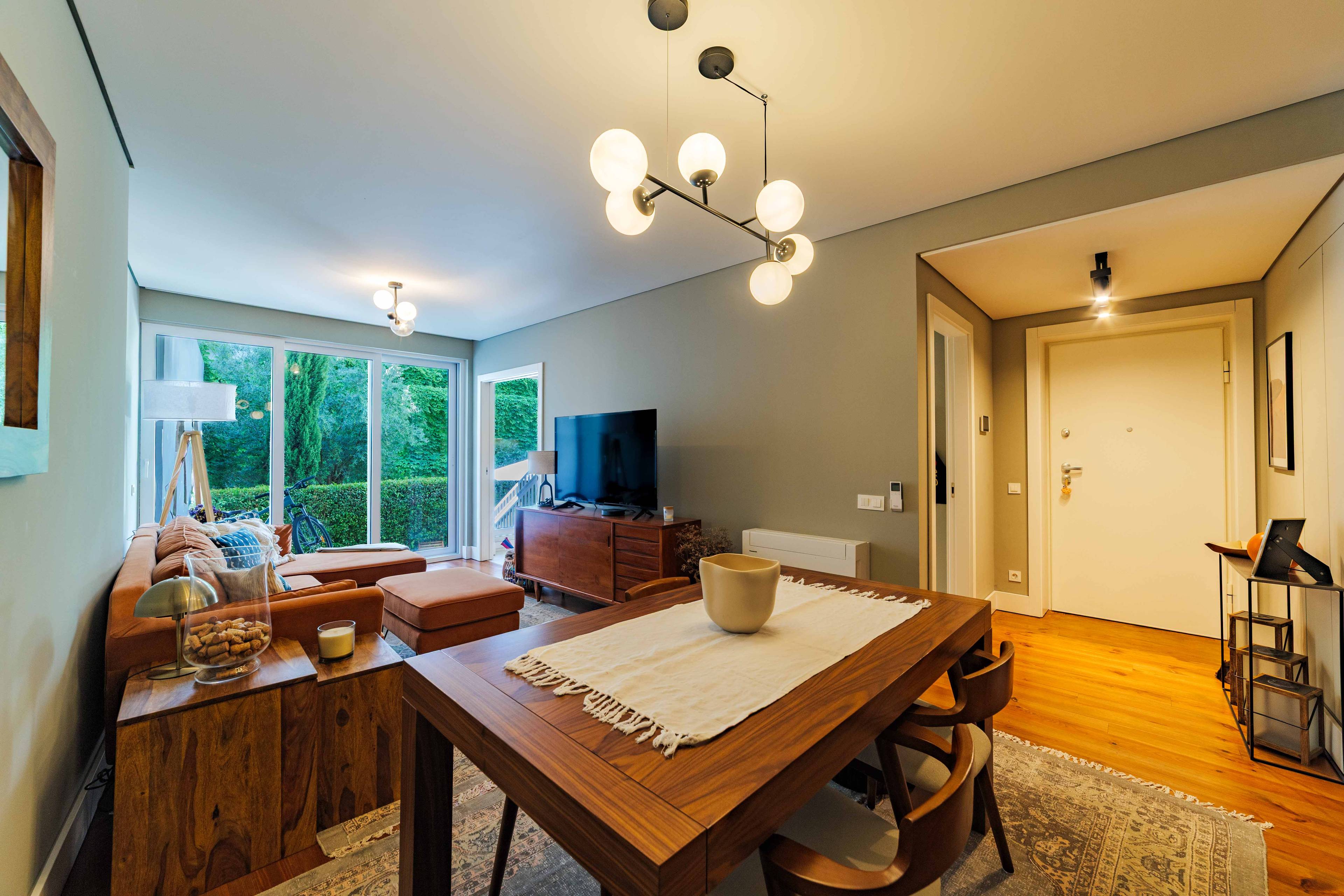 Stunning 3 bedroom apartment Duplex with private garden